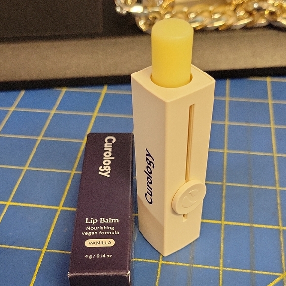 Curology Vanilla Lip Balm Slide Up New In Box - Picture 1 of 10